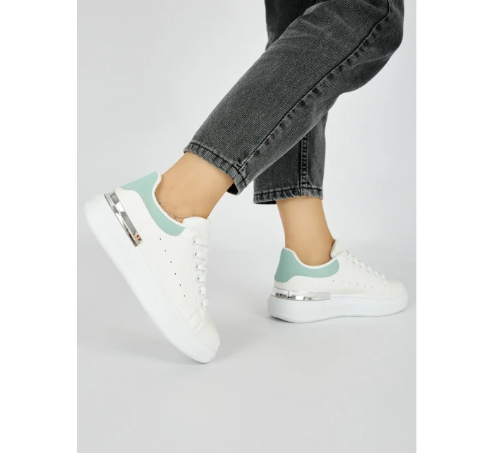 Zajímavé dámské bílé tenisky platforma Zajímavé dámské bílé tenisky platforma