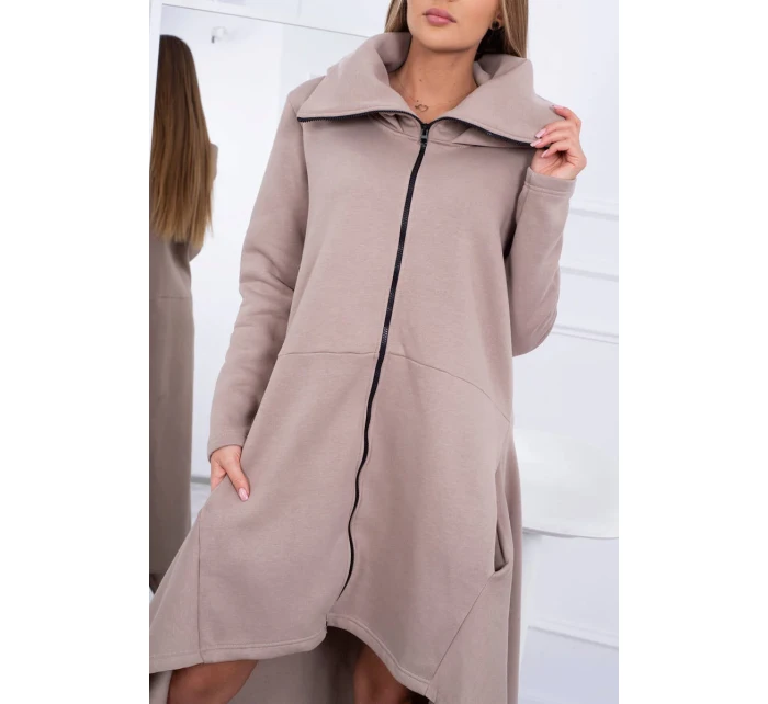 Zateplené šaty s delšími boky tmavě béžové Zateplené šaty s delšími boky tmavě béžové