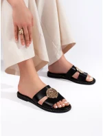 Trendy černé dámské nazouváky na plochém podpatku Trendy černé dámské nazouváky na plochém podpatku