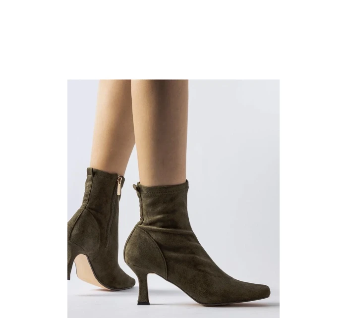 Boty na podpatku model 205090 Solea Boty na podpatku model 205090 Solea