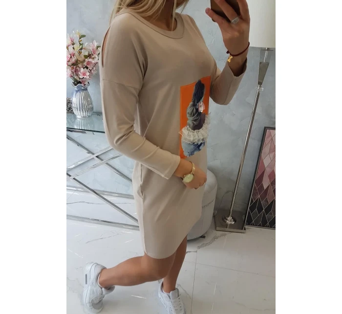 Šaty s 3D grafikou, béžová krajka