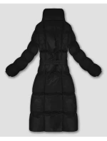Černá dlouhá dámská zimní bunda s páskem model 21483411 - J.STYLE Černá dlouhá dámská zimní bunda s páskem model 21483411 - J.STYLE