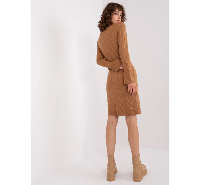 BA SK 2215 šaty.84 velbloudů