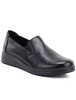Dámské kožené polobotky na klínovém podpatku, černé, bez model 22317045 - Potocki Dámské kožené polobotky na klínovém podpatku, černé, bez model 22317045 - Potocki