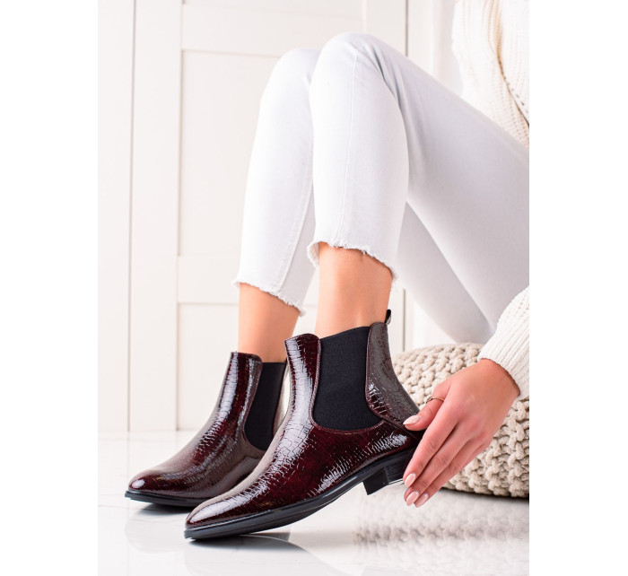 Luxusní dámské červené  kotníčkové boty na plochém podpatku