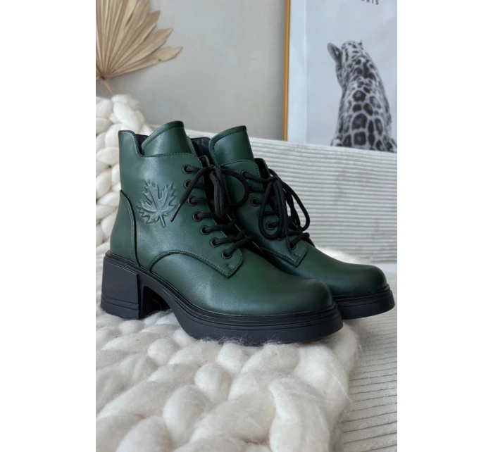 Dámské kožené kotníkové boty na klínu s vyhříváním Vinceza 39950 tmavě zelené