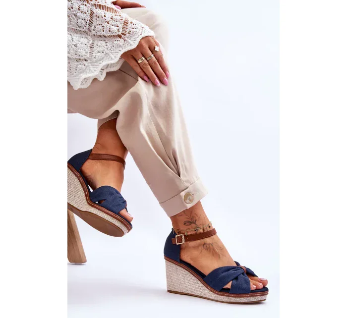 Dámské sandály na klínu námořnická modrá Daphne Dámské sandály na klínu námořnická modrá Daphne
