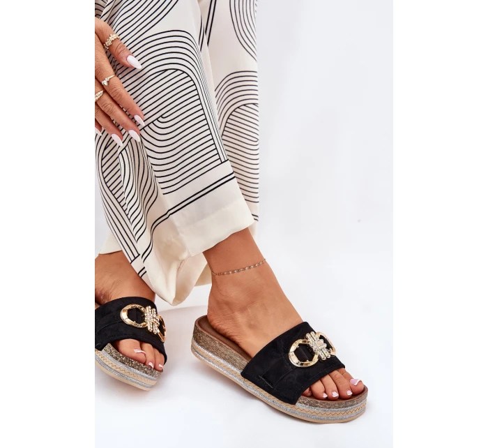 Dámské Pantofle Na Platformě S A Zlatou Dekorací Černé model 21689964 - Boto Dámské Pantofle Na Platformě S A Zlatou Dekorací Černé model 21689964 - Boto