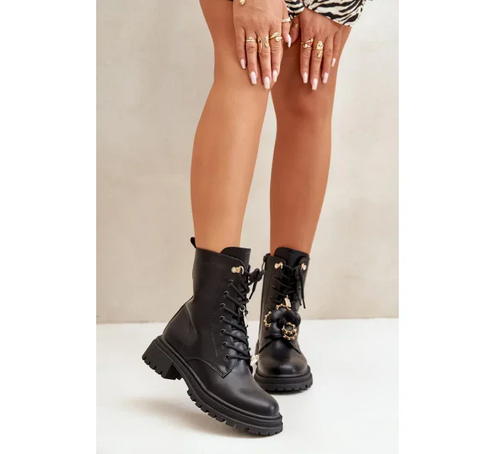 Eko Kožené Kotníkové Boty Workery Dámské S Přívěsky Černé Rianael Eko Kožené Kotníkové Boty Workery Dámské S Přívěsky Černé Rianael