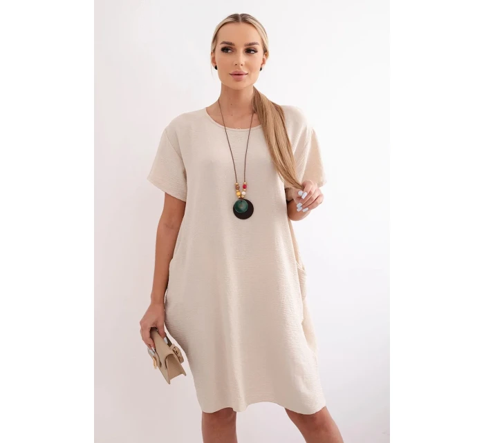 Šaty s kapsami a přívěskem tmavě béžová