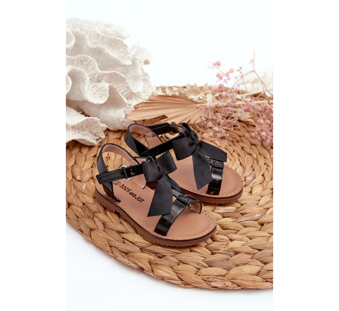 Lakované dětské sandálky s mašlí na suchý zip černé Joratia