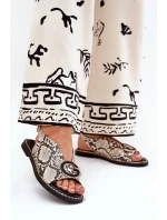 Ploché sandály s ozdobou vzor model 21685693 - Boto Ploché sandály s ozdobou vzor model 21685693 - Boto