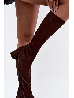 Dámské semišové kozačky na podpatku model 22366583 hnědé - VINCEZA