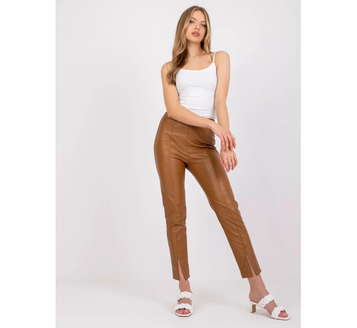 Spodnie DHJ SP model 20108856 camelowy - FPrice Spodnie DHJ SP model 20108856 camelowy - FPrice