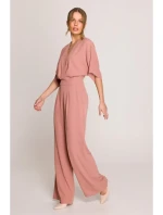 Kombinéza se širokými nohavicemi a výstřihem růžová model 20966151 - STYLOVE Kombinéza se širokými nohavicemi a výstřihem růžová model 20966151 - STYLOVE