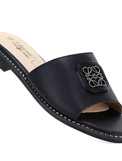 Dámské černé kožené žabky S.Barski KV61-6019