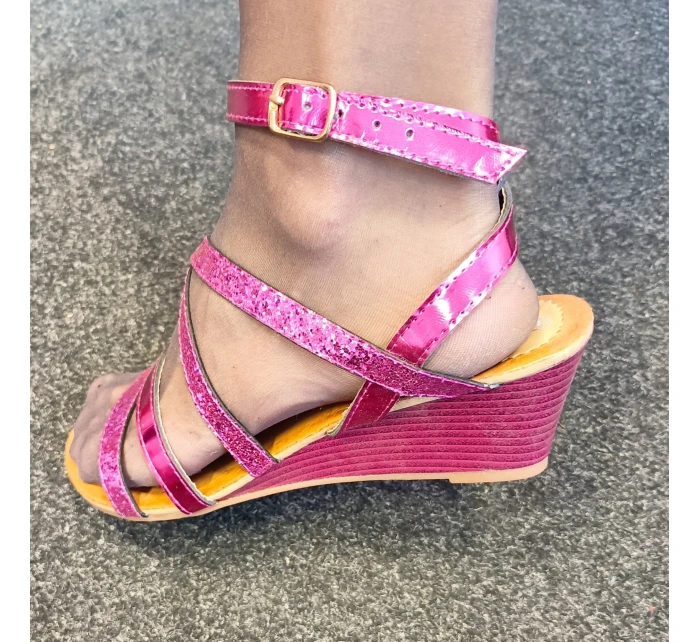 Dámské sandály fuchsiové model 21418392 - SWEET SHOES Dámské sandály fuchsiové model 21418392 - SWEET SHOES