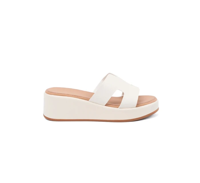 Praktické dámské Jasnobeżowy  nazouváky platforma