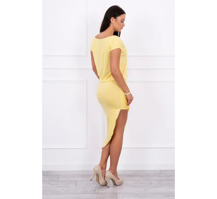 Asymetrické žluté šaty Asymetrické žluté šaty