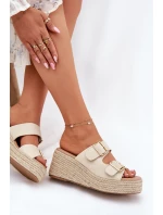 Dámské Klapky Na Klínu S Pletením A Přezkami Béžové Pasinea Dámské Klapky Na Klínu S Pletením A Přezkami Béžové Pasinea