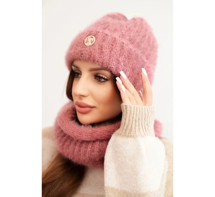 Dámská souprava čepice a šály zimní huňaté s ozdobným model 21461100 tmavě růžový - K-Fashion Dámská souprava čepice a šály zimní huňaté s ozdobným model 21461100 tmavě růžový - K-Fashion