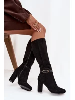 Dámské zateplené kozačky na sloupkovém podpatku se zlatou přezkou Seraphine – černé Dámské zateplené kozačky na sloupkovém podpatku se zlatou přezkou Seraphine – černé