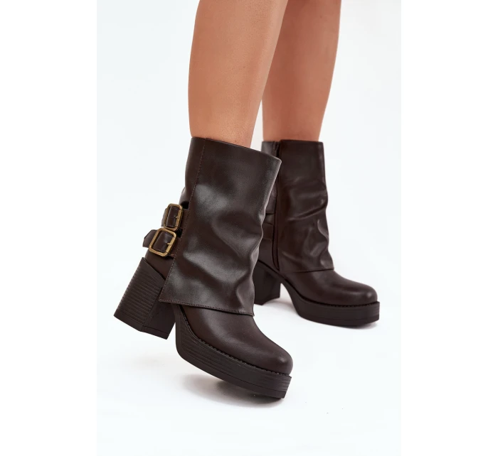 Dámské Botky Na Podpatku S Přezkami Čokoládové model 21704886 - Boto Dámské Botky Na Podpatku S Přezkami Čokoládové model 21704886 - Boto