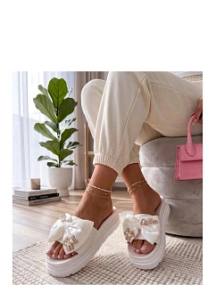 Klapky na platformě model 227266 Solea