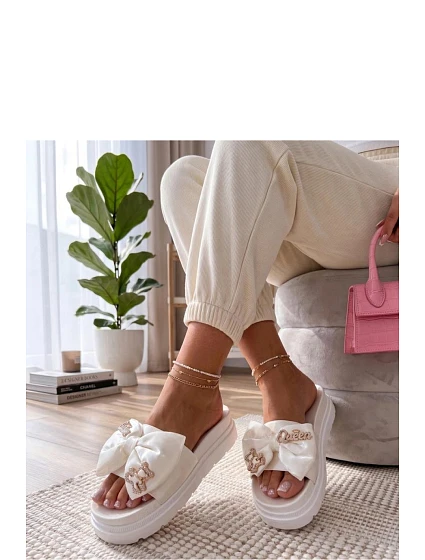 Klapky na platformě model 227266 Solea