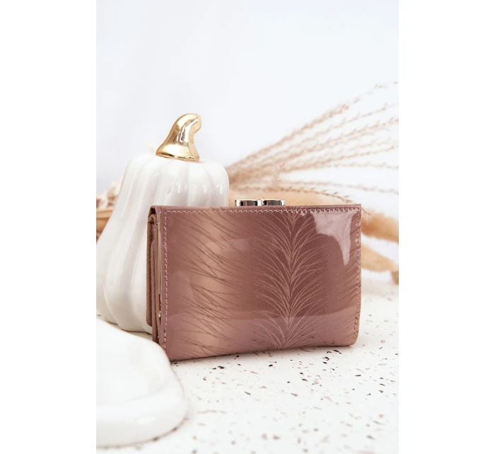 Lakovaný dámský peněženka s drobinky béžová Cermina Lakovaný dámský peněženka s drobinky béžová Cermina