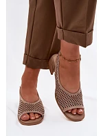 Zdobené síťované dámské sandály na klínku Z & A model 22101312 Béžové - D&A Zdobené síťované dámské sandály na klínku Z & A model 22101312 Béžové - D&A