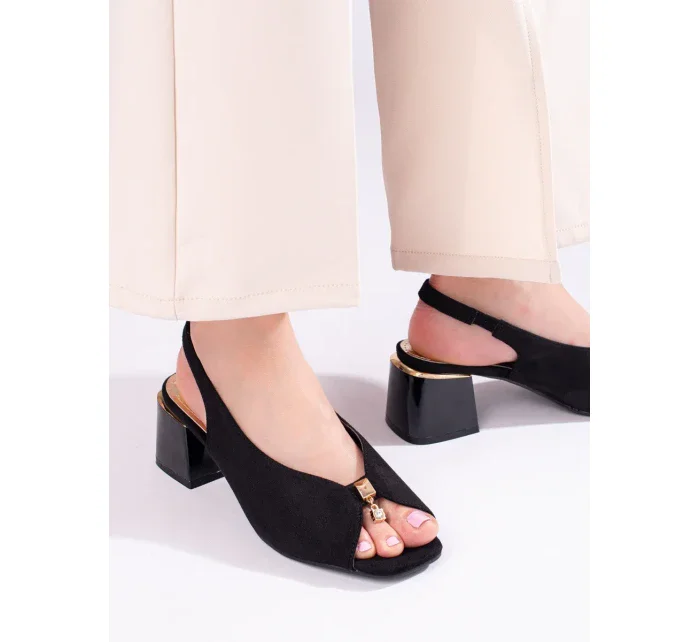 Výborné dámské černé  sandály na širokém podpatku