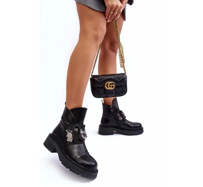 Boty Na Plochém Podpatku A Platformě Sztyblety Černé Linestta