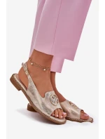 Dámské sandály na plochém podpatku s ozdobou S.Barski KV51-002 zlaté Dámské sandály na plochém podpatku s ozdobou S.Barski KV51-002 zlaté