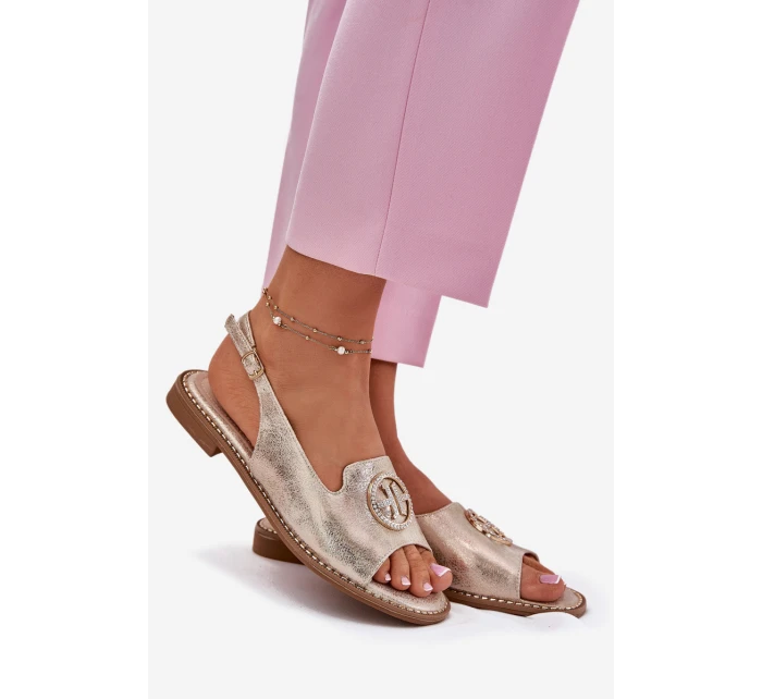 Dámské sandály na plochém podpatku s ozdobou S.Barski KV51-002 zlaté Dámské sandály na plochém podpatku s ozdobou S.Barski KV51-002 zlaté