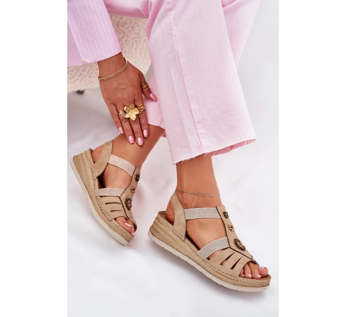 Dámské Sandály Na Klínu S Ozdobami Béžové model 21702188 - Inblu
