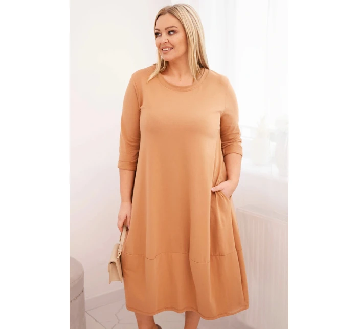 Dámská bavlněná šaty Plus Size s ohrnutým rukávem a kapsami camelová