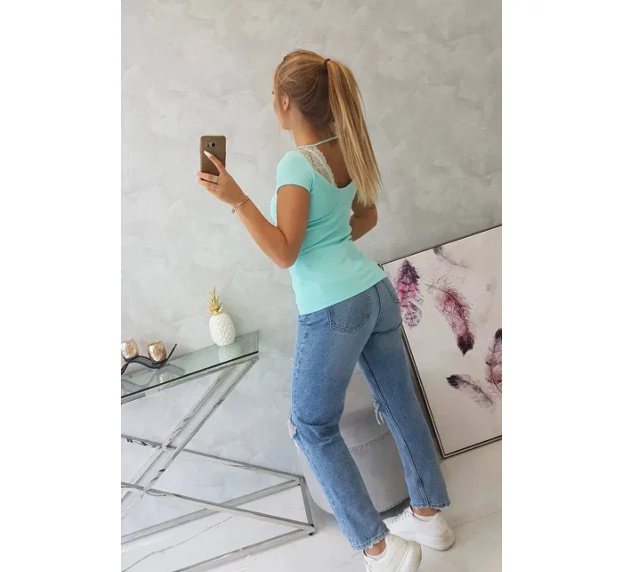 Halenka s krajkovým výstřihem mátová