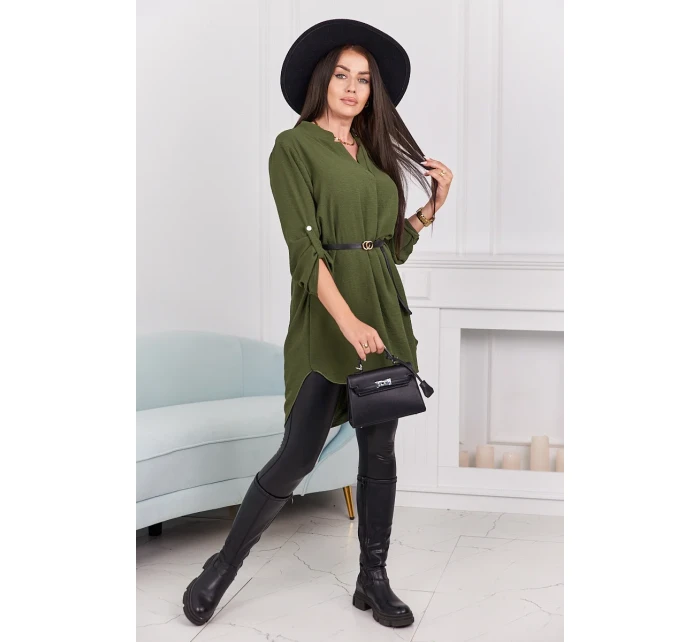 Šaty s delšími zády a pásem khaki Šaty s delšími zády a pásem khaki