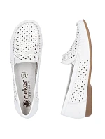 Dámské kožené prolamované mokasíny model 22063273 lehké pohodlné bílé barvy - Rieker