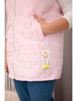 Dámská vesta Plus Size s kapucí a květinovým prošíváním model 21959102 růžová - K-Fashion Dámská vesta Plus Size s kapucí a květinovým prošíváním model 21959102 růžová - K-Fashion