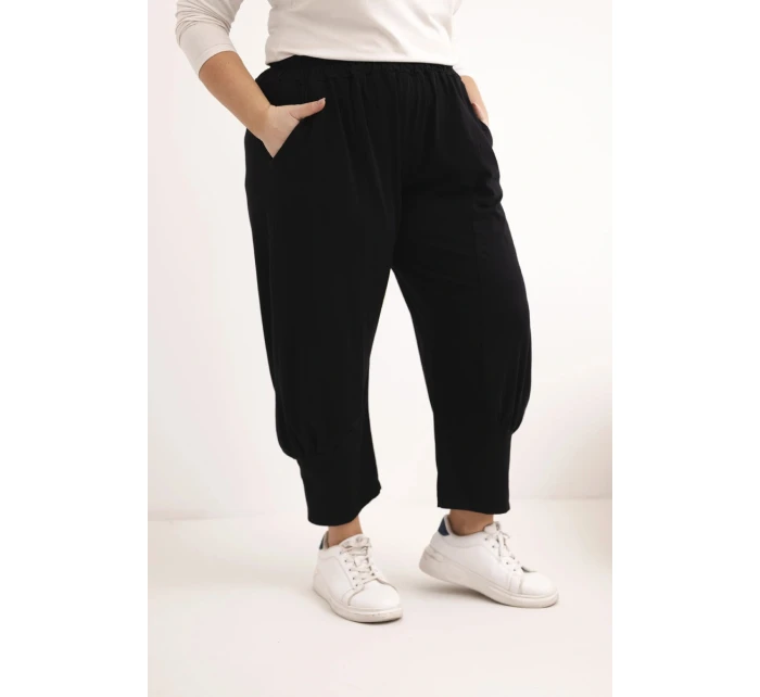 Dámské kalhoty Plus Size s nízkým sedem a gumou v pase černé Dámské kalhoty Plus Size s nízkým sedem a gumou v pase černé