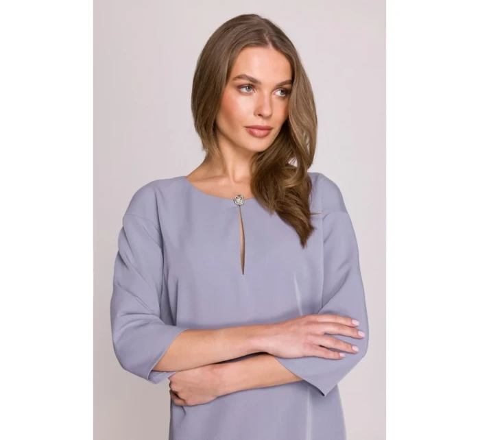 Šaty uvolněného střihu s výstřihem s šedá model 20966109 - STYLOVE Šaty uvolněného střihu s výstřihem s šedá model 20966109 - STYLOVE