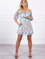 Španělské šaty s květinovým motivem v mátové barvě