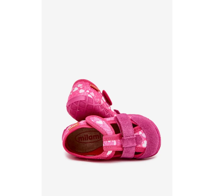 Dětské papuče na suchý zip – růžové Reathiana (s motivem srdíček) Dětské papuče na suchý zip – růžové Reathiana (s motivem srdíček)