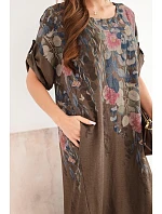 Dámské viskózové šaty Plus Size s krátkým rukávem a rozparky po stranách hnědá