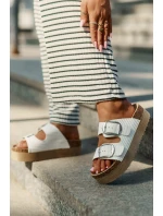 Dámské Pantofle Na Platformě S Přezkami model 21694057 Bílé - Lee Cooper