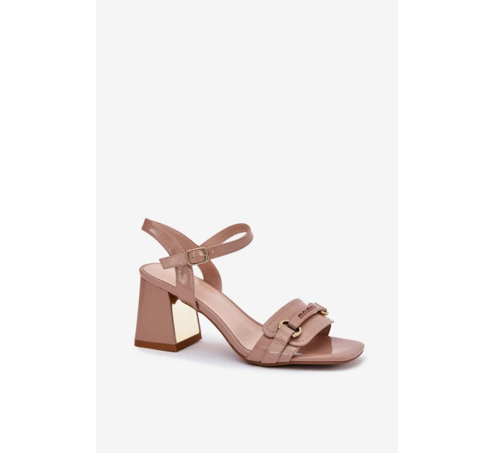 Kožené lakované dámské sandály na podpatku béžové Mevonelle