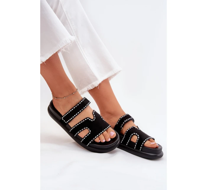 Dámské Pantofle S Dekorací Na Platformě Černé model 21703952 - Boto Dámské Pantofle S Dekorací Na Platformě Černé model 21703952 - Boto