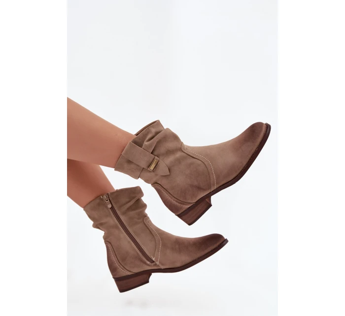 Dámské kotníkové boty na nízkém podpatku s mačkáním zateplené khaki Gracia Dámské kotníkové boty na nízkém podpatku s mačkáním zateplené khaki Gracia